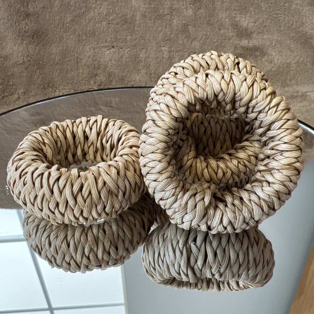 Set Of 4 Wicker Rattan Woven Napkin Rings Tan Beachy Boho Cottage core - Picture 2 of 8